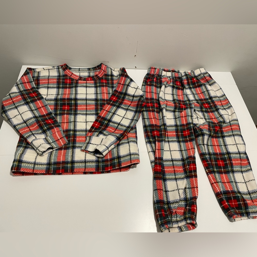 Baby Gap Brand Red Green & White Christmas Plaid Pajama set  Size 4 Years